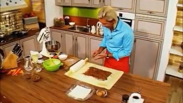 Улитки с изюмом, булочки с шоколадом Александр Селезнев Сладкие истории