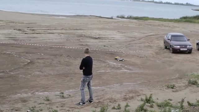 Гонки на радиоуправляемых машинах TRAXXAS