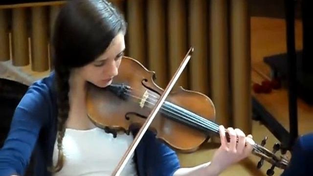 Elodie Elshout speelt Concertino in Hungarische Weise  in de Waalse Kerk Breda