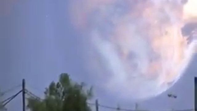 Из Земли Видно Планета.