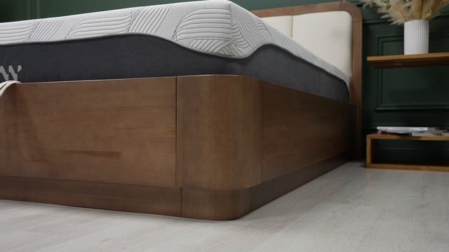 Стильная кровать из массива Hemwood с подъемным механизмом от Райтон