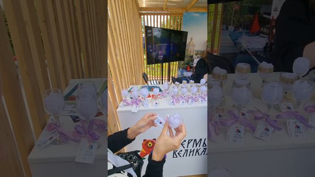 Продажа необычного парфюма местного производства в павильоне Пермский край на выставке Россия