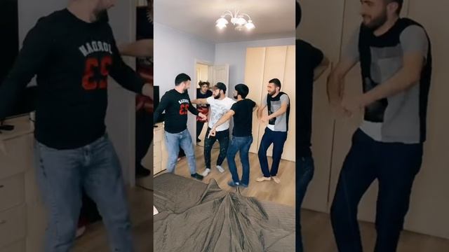 Голодные танцы?