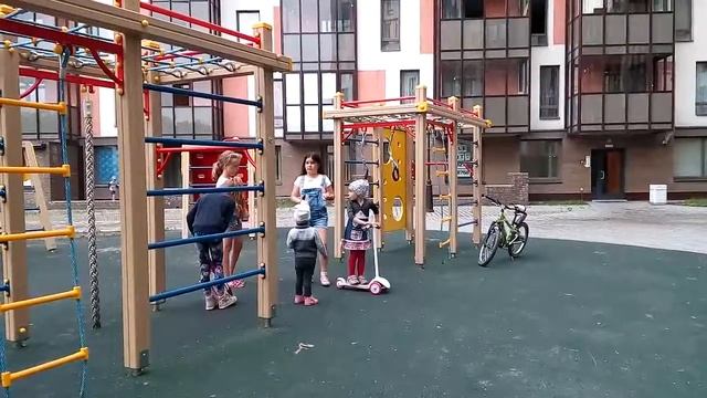 Разборки во дворе. Гридневы ЖК Сандей