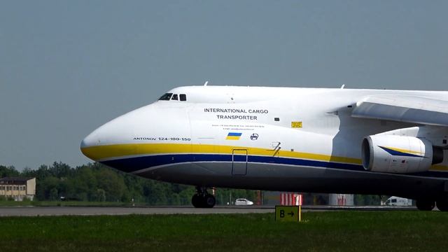 Day with a An-124 Ruslan at the Poznan Airport