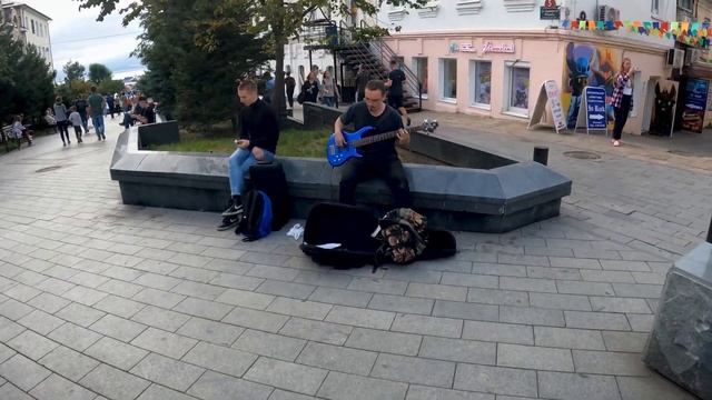 Москва-Южно-Сахалинск-Владивосток шоу дронов граффити Трофим Зеленый угол играю в шахматы