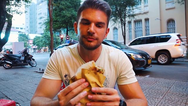 EAT like a TOURIST - HO CHI MINH FOOD - VIETNAM