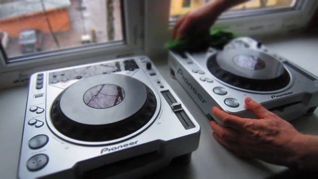 Чистка миниатюрных Pioneer CDJ-800mk2