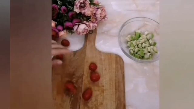 САЛАТ С КРЕВЕТКАМИ И АВОКАДО ?