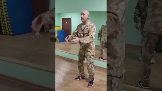 Учимся выстраивать плоскости, начинаем с клина.