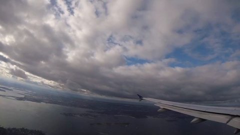 La Guardia Airport - Approach and landing - 1080p60