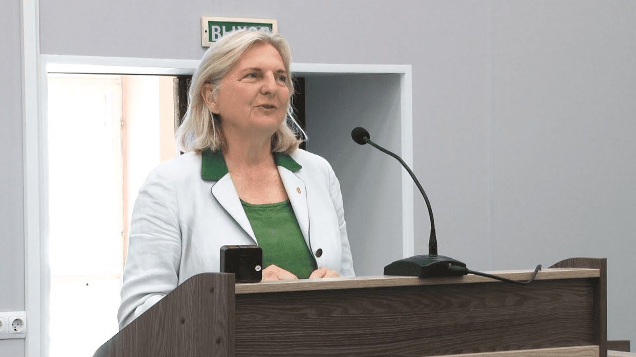 Экс-министр иностранных дел Австрии провела лекцию для бийских студентов