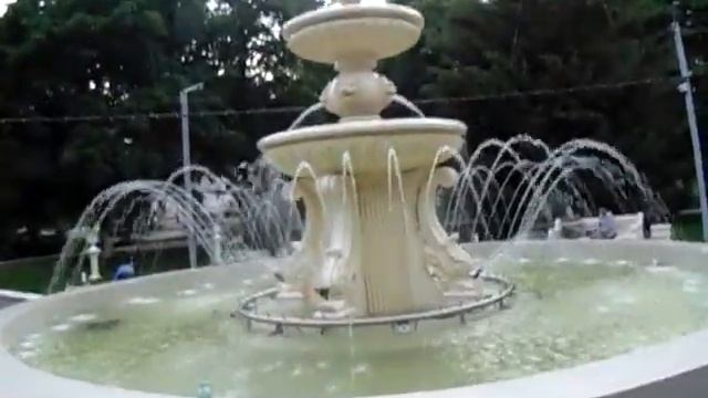 Петергоф и Версаль в одном...фонтане
