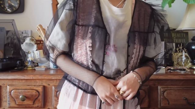 vlog｜編み物とZARAで買い物する日常🍓🩰｜LOOKBOOKで最近のトレンドについて｜欲しかったアクセサリーケース｜リボン、バレエルック、y2k、Geek Chic、Goth...