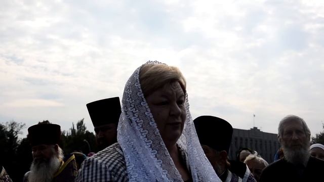 Молебен у поклонного Креста