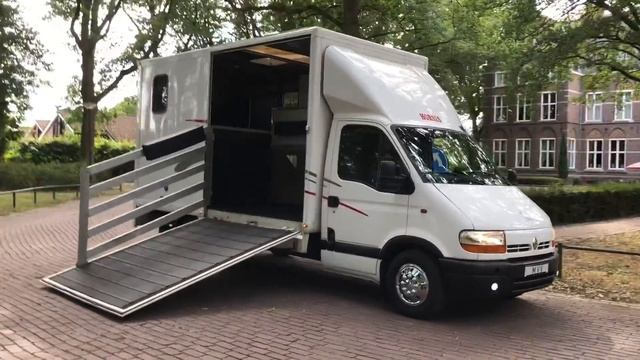 ***VERKOCHT*** Renault Master paardenwagen uit 2000