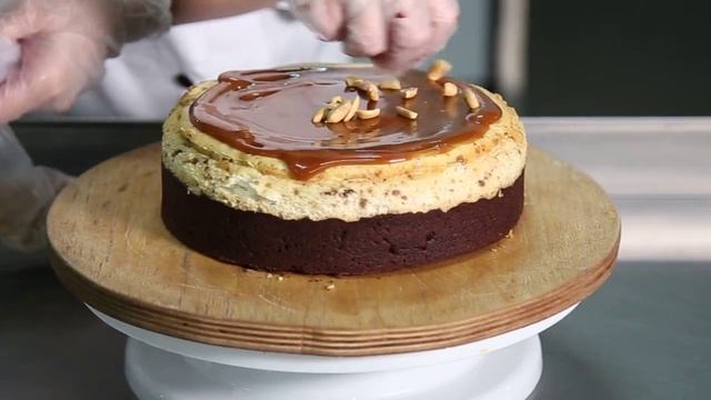Торт 'Сникерс' от кондитерской PENKA