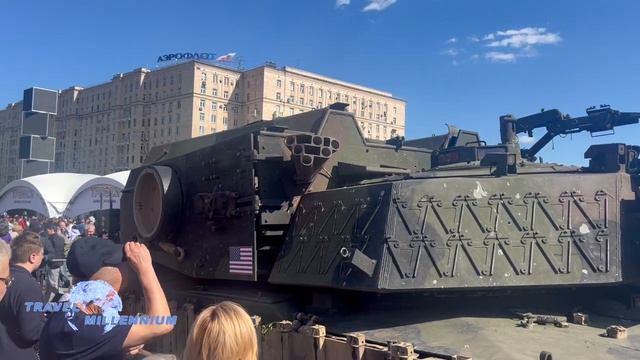 Выставка трофейного вооружения на поклонной горе Москва.