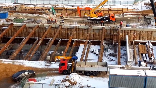 Стройка метро в Жулебино 2013.03.06