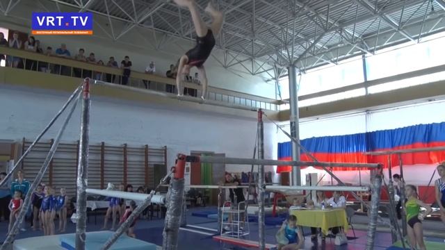 Прыжки с коня и сальто на брусьях! В городе прошло Первенство по спортивной гимнастике.