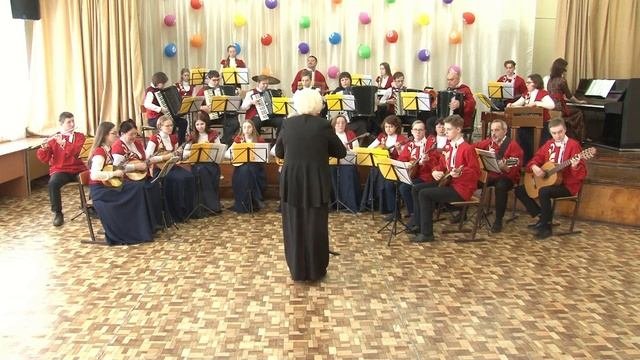 Оркестр русских народных инструментов руководитель  и дирижёр  Есюнина Л. Л.