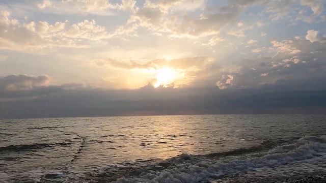 ЛАЗАРЕВСКОЕ 2020?СОЧИ. Пляж и море вечером! Красиво но не долго!