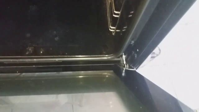 Retirando a porta do forno de embutir Electrolux