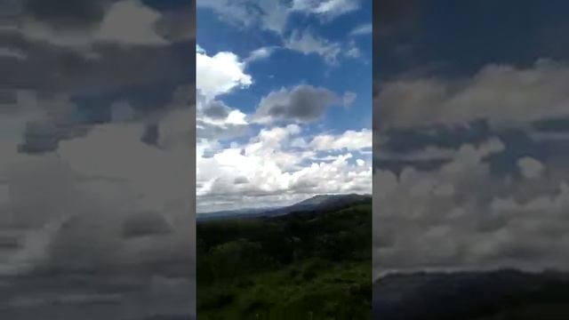 Кадры прямого попадания молнии