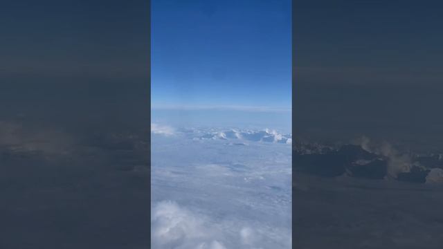Кавказский хребет в облаках: завораживающее зрелище