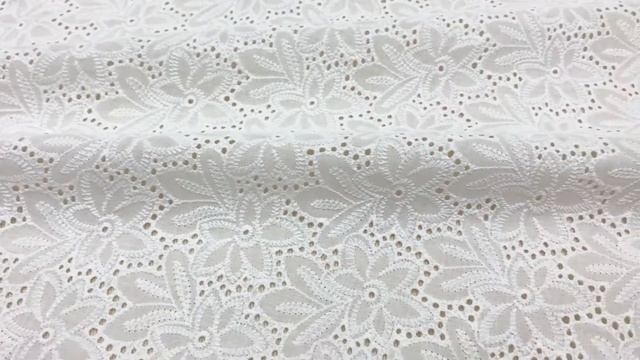 Шитье "Роскошь" цв.молочный, общ.ш.1,48м, шир.вышитой части 1.38м, батист, хлопок-100% АРТ 2962