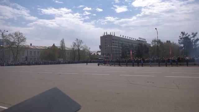 На параде в Иркутске легендарный боевой танк Т-34 впервые возглавил колонну военной техники