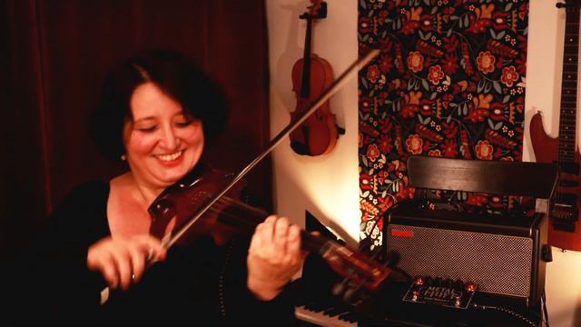 LUNE DE METAL - Maria Zaharia [ ETJ  5 string violin + Metal Muff + Spark ]
