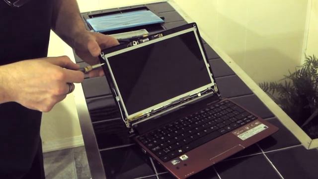 Laptop screen replacement / How to replace laptop screen Acer Aspire ONE 533 netbook