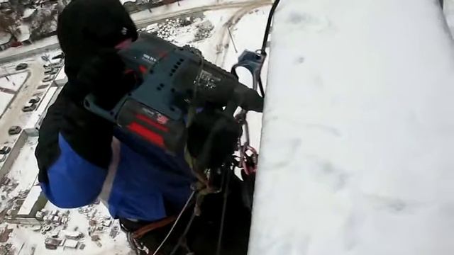 Работа перфоратора Bosch GBH 36 V-Li в мороз -12..AVI