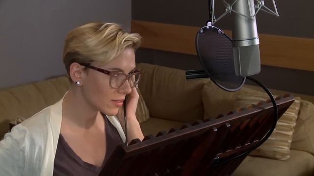 The Jungle Book: Scarlett Johansson "Kaa" Behind the Scenes Voice Recording | ScreenSlam