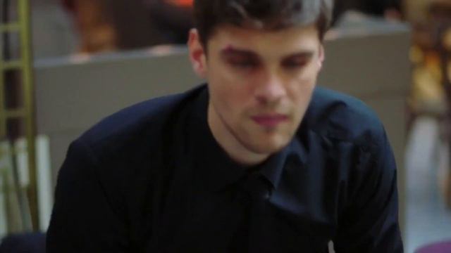 Парень подрался из-за любимой девушки сериал Жестокий Стамбул