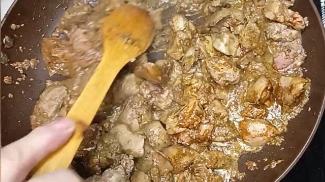 Печень куриная, вот как ее приготовить вкусно и доступно! Все съедают до кусочка (даже дети)