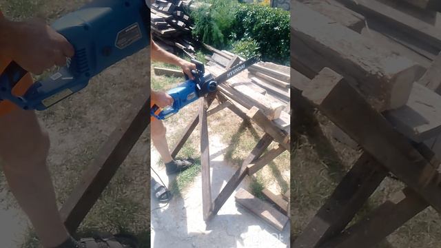 Купили электропилу Хëндай
