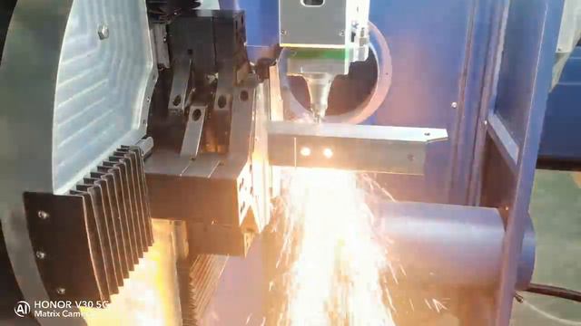 Станок лазерной резки труб LDLaser 6522 c источником Raycus 3000W
 #лазерная резка уголка