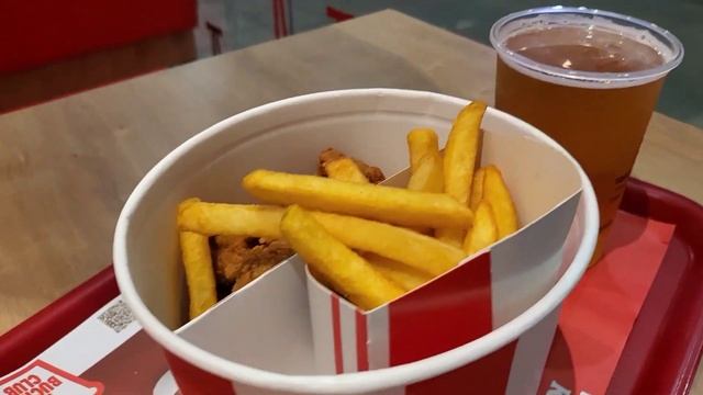 ИЗРАИЛЬ.  Где вкусно и быстро поесть в Хайфе. Едим  в KFC