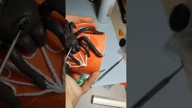 Лепим из полимерной глины #паук #лепка #полимернаяглина #cernit #polymerclay #spider #tutorial