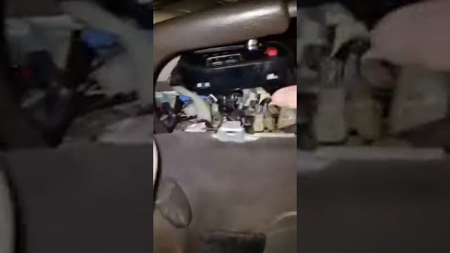 Замена лампочки на консоле переключения скорости