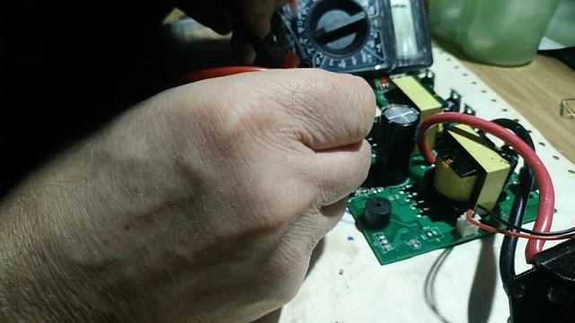 Інвертор 12 220В UKC