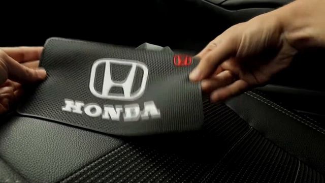 Автомобильный нескользящий коврик Honda