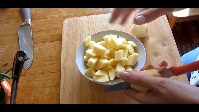 Гороховый суп с копчеными ребрышками