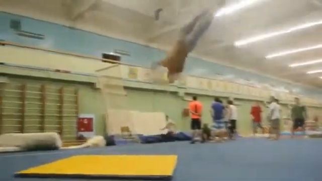 Обучалка  Как правильно и высоко выпрыгивать с рондата