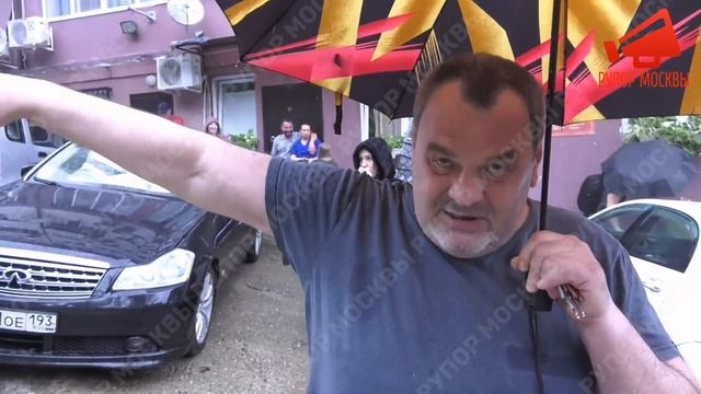 Десятки машин в Сочи унесло потоком воды из-за мощных ливней