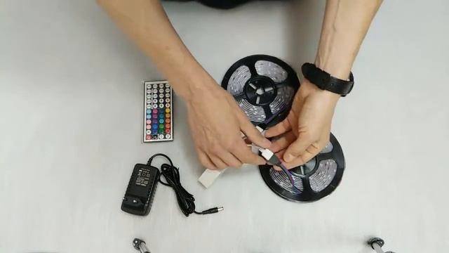 Как задумал сделать подсветку днища Шкоды А7 светодиодной лентой RGB 5050 DC 12 В IP68 с пультом.