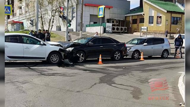 Два ДТП было зарегистрировано за вчерашние сутки в Братске, в одном   пострадал человек