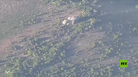 المدفعية الروسية تدمر معقلا مموها للقوات الأوكرانية في مقاطعة زابوروجيه